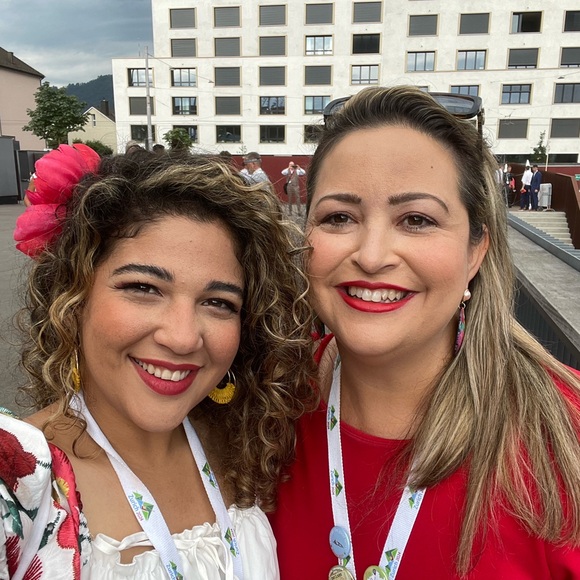 COPY - LIVE POST LISTING - Picture 2 of 4